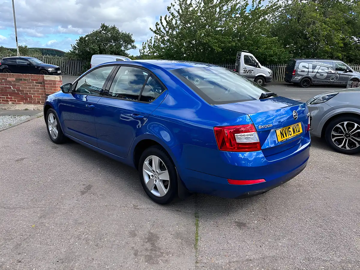 Used 2016 Skoda Octavia Se Blue - Interior and Exterior details 11