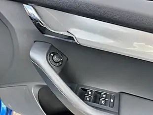 Used 2016 Skoda Octavia Se Blue - Interior and Exterior details 15