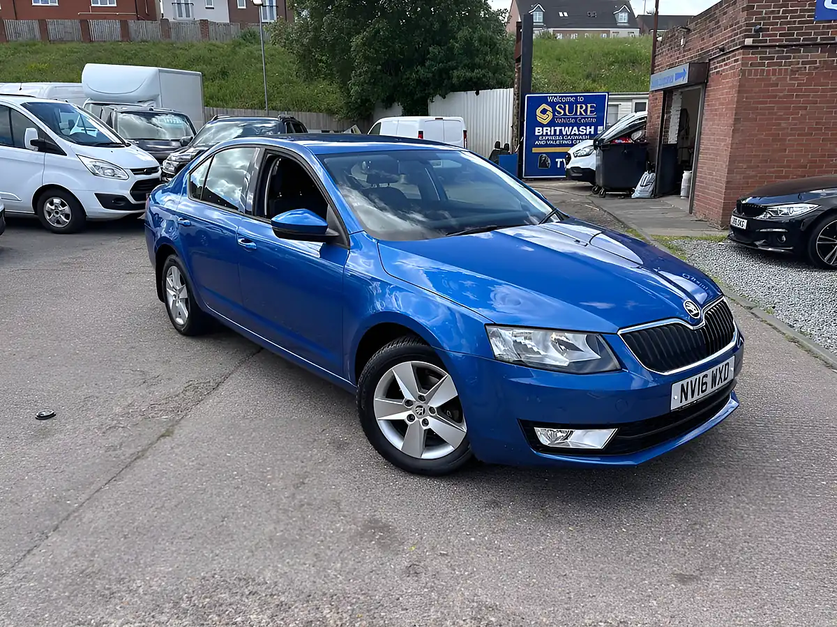 Used 2016 Skoda Octavia Se Blue - Interior and Exterior details 5