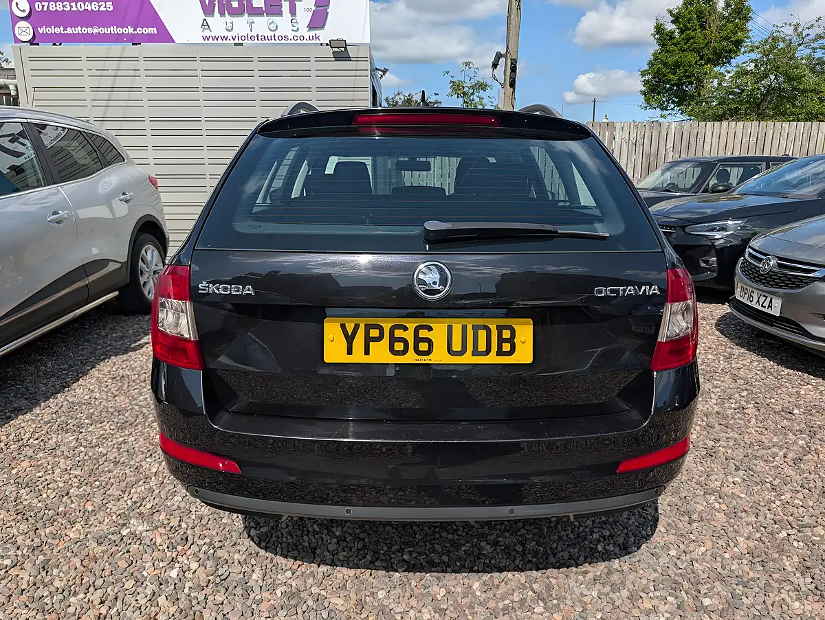 Used 2016 Skoda Octavia Se Business Black - Interior and Exterior details 20