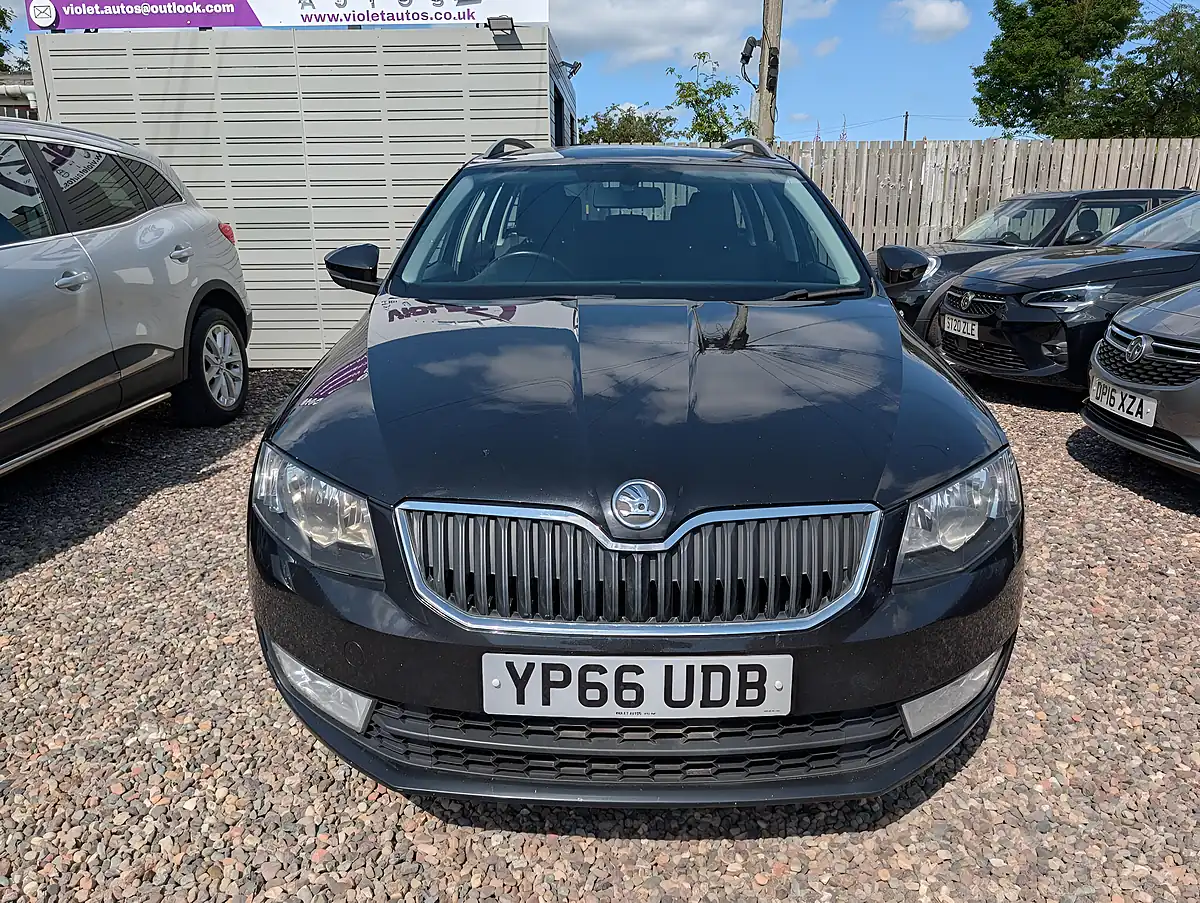Used 2016 Skoda Octavia Se Business Black - Interior and Exterior details 5