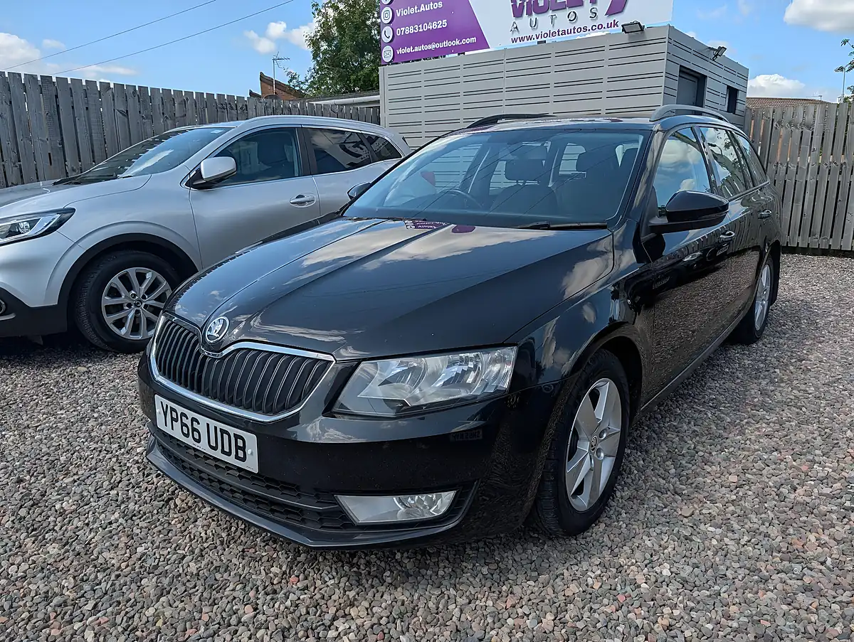 Used 2016 Skoda Octavia Se Business Black - Interior and Exterior details 6