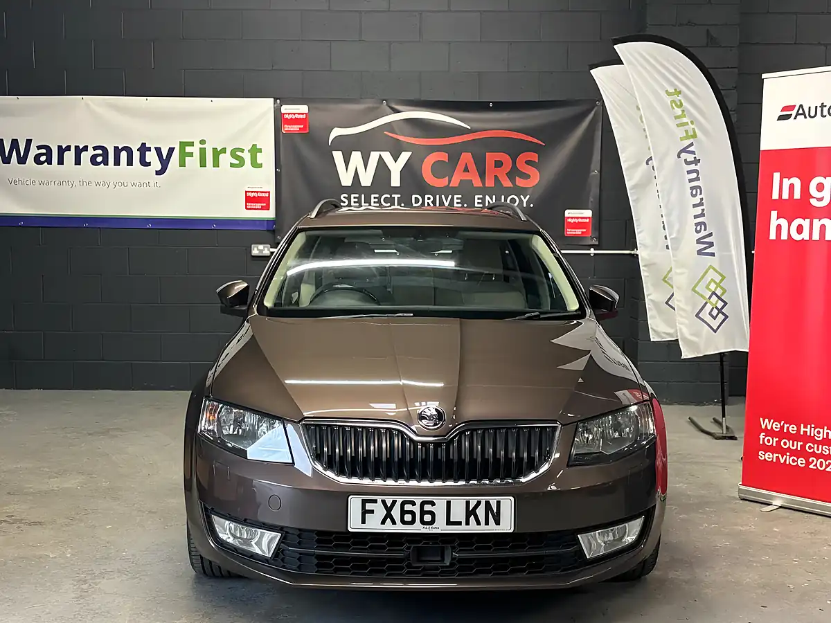 Used 2016 Skoda Octavia Se L Brown - Interior and Exterior details 4