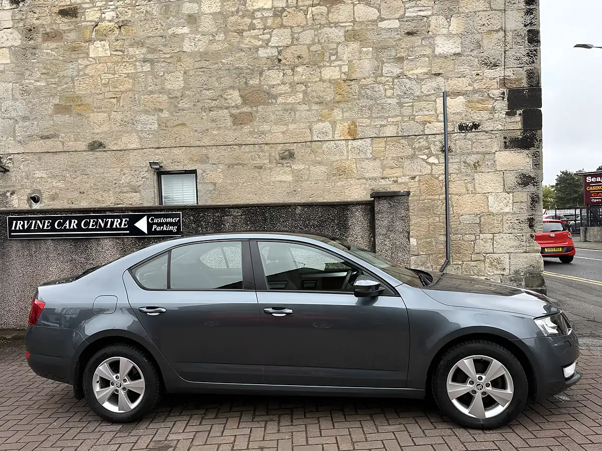 Used 2016 Skoda Octavia Se L Grey - Interior and Exterior details 10
