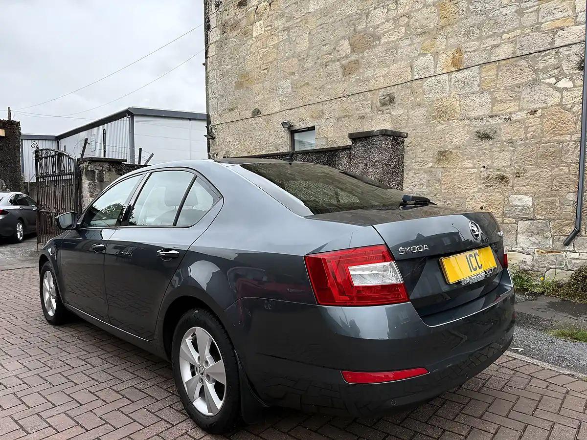 Used 2016 Skoda Octavia Se L Grey - Interior and Exterior details 15