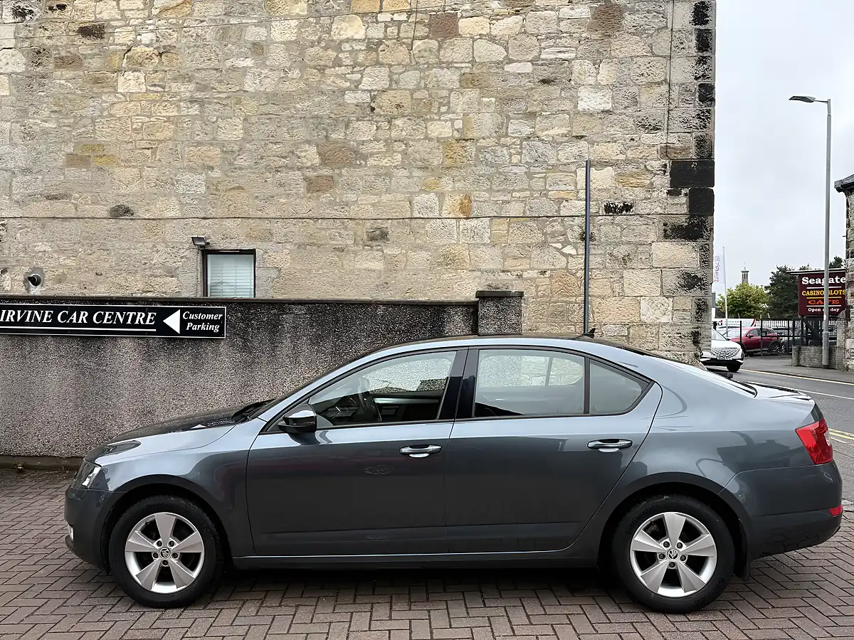 Used 2016 Skoda Octavia Se L Grey - Interior and Exterior details 17