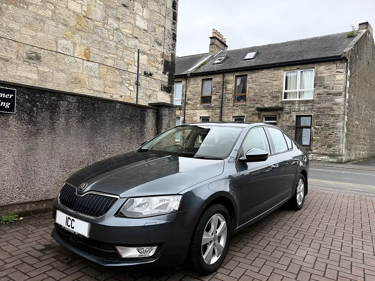 Used 2016 Skoda Octavia Se L Grey - Interior and Exterior details 3