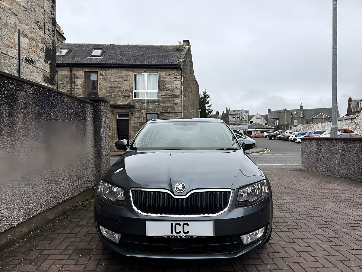 Used 2016 Skoda Octavia Se L Grey - Interior and Exterior details 5
