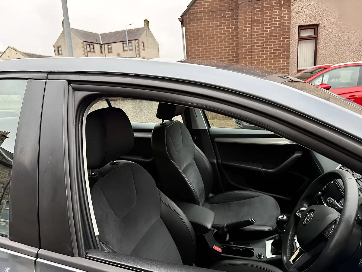 Used 2016 Skoda Octavia Se L Grey - Interior and Exterior details 6