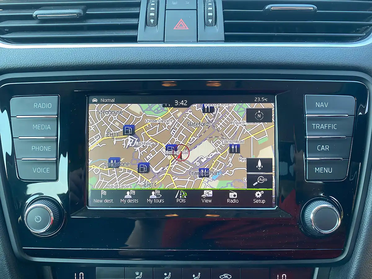 Used 2016 Skoda Octavia Se-L Red - Interior and Exterior details 15