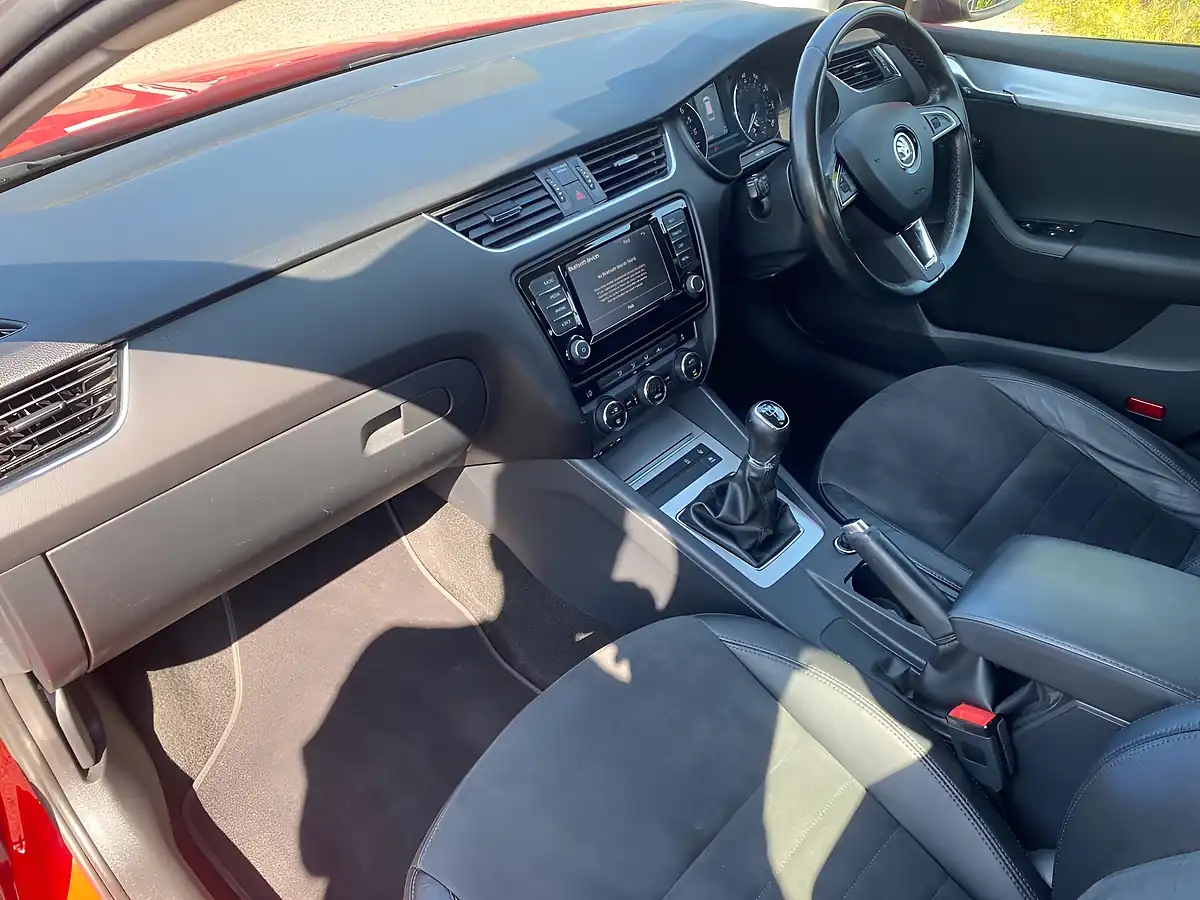 Used 2016 Skoda Octavia Se-L Red - Interior and Exterior details 5