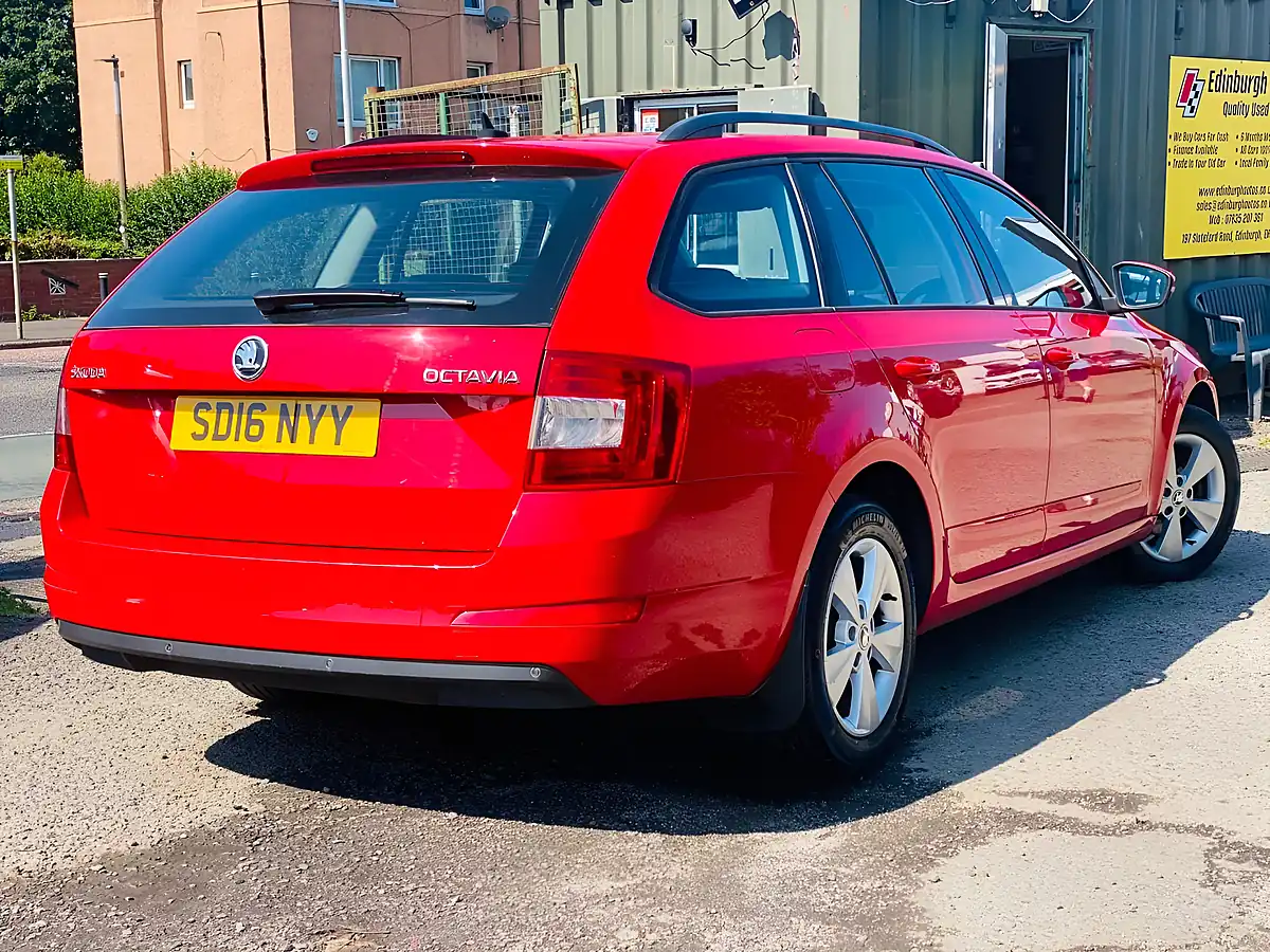 Used 2016 Skoda Octavia Se-L Red - Interior and Exterior details 6