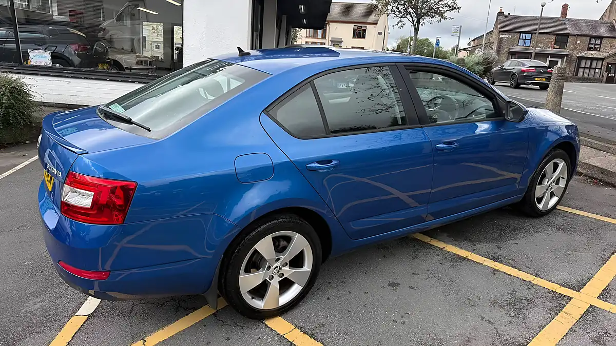 Used 2016 Skoda Octavia Se Sport Blue - Interior and Exterior details 10