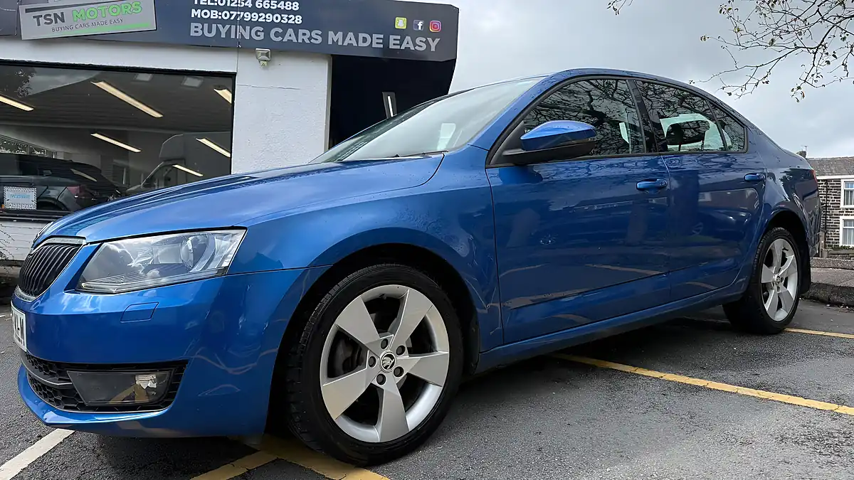 Used 2016 Skoda Octavia Se Sport Blue - Interior and Exterior details 3