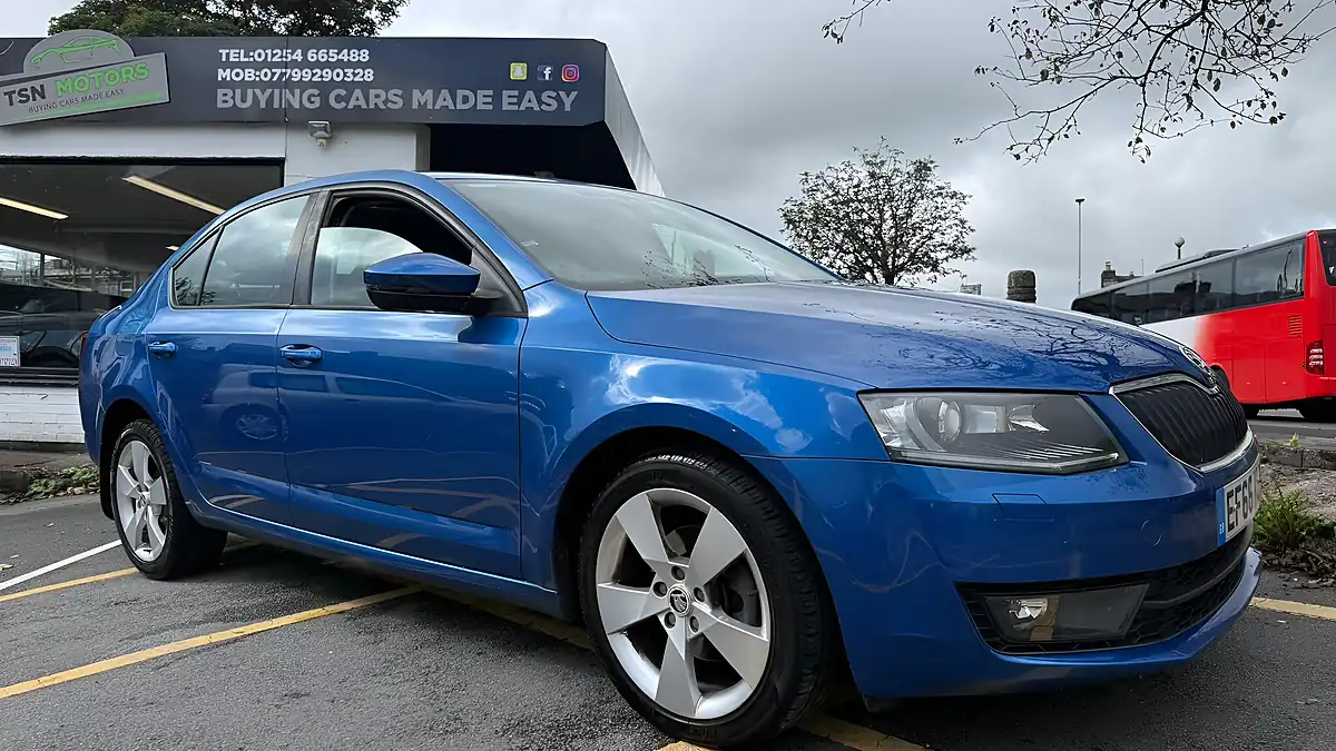 Used 2016 Skoda Octavia Se Sport Blue - Interior and Exterior details 8