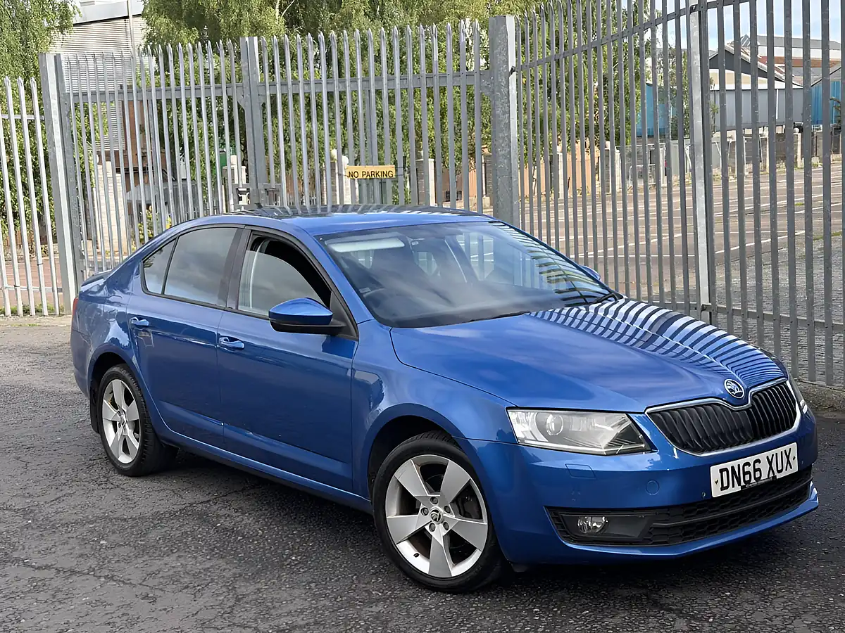 Used 2016 Skoda Octavia Se Sport Blue - Front View