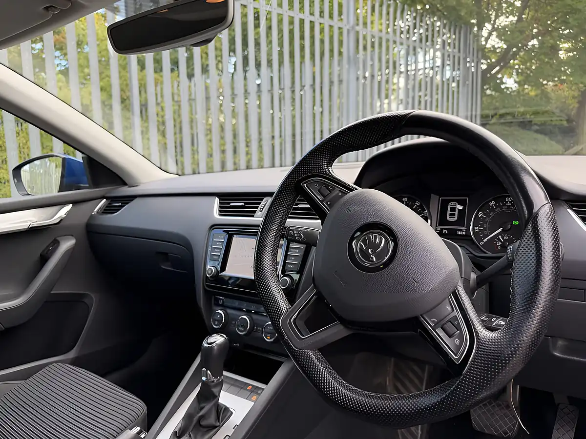 Used 2016 Skoda Octavia Se Sport Blue - Interior and Exterior details 6