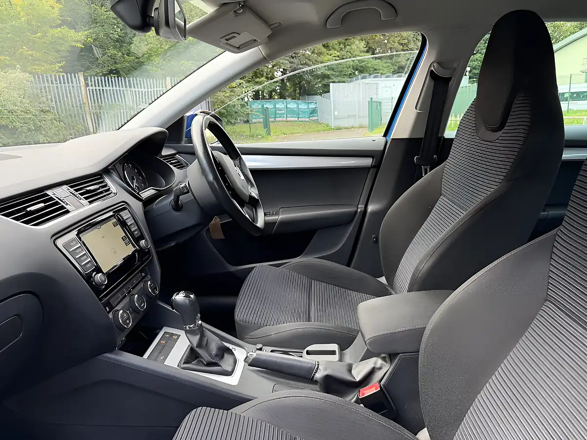 Used 2016 Skoda Octavia Se Sport Blue - Interior and Exterior details 8