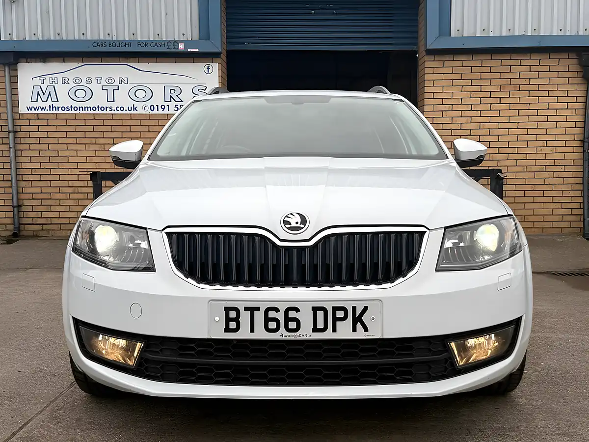 Used 2016 Skoda Octavia Se Sport White - Interior and Exterior details 7