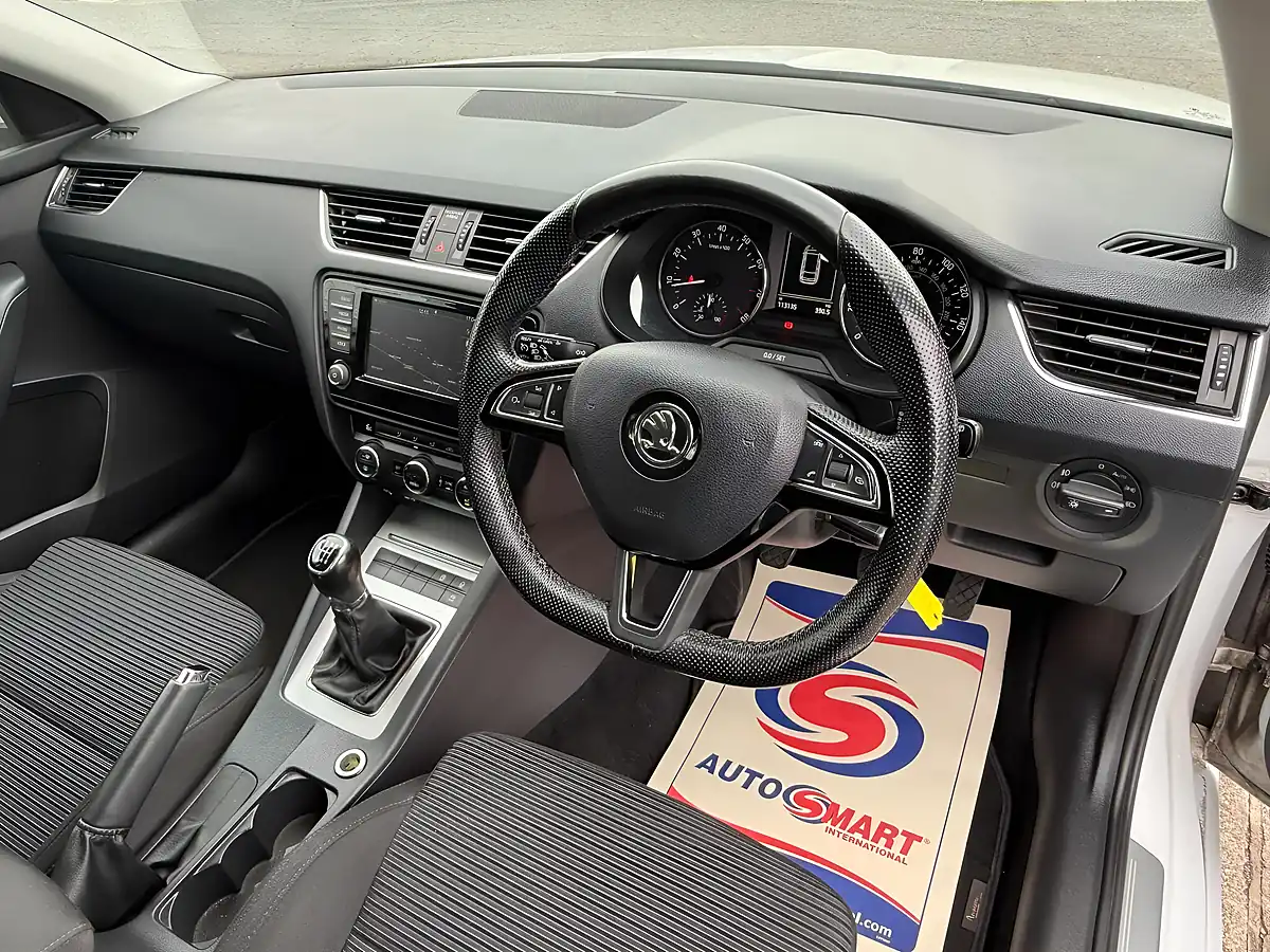 Used 2016 Skoda Octavia Se Sport White - Interior and Exterior details 9