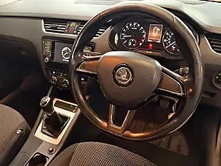 Used 2016 Skoda Octavia Se White - Interior and Exterior details 12