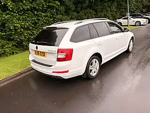 Used 2016 Skoda Octavia Se White - Interior and Exterior details 4