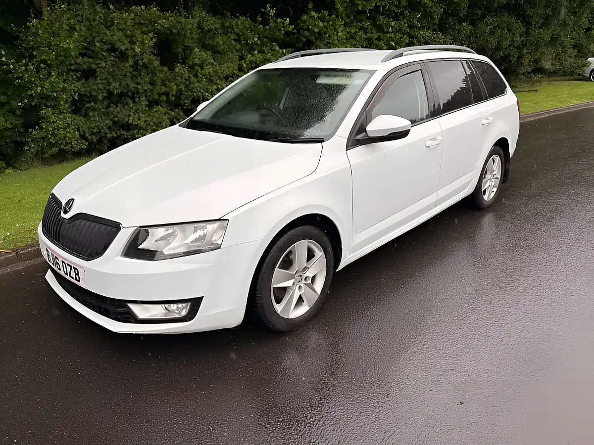 Used 2016 Skoda Octavia Se White - Interior and Exterior details 7