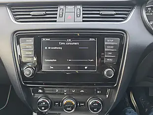 Used 2016 Skoda Octavia Se White - Interior and Exterior details 12