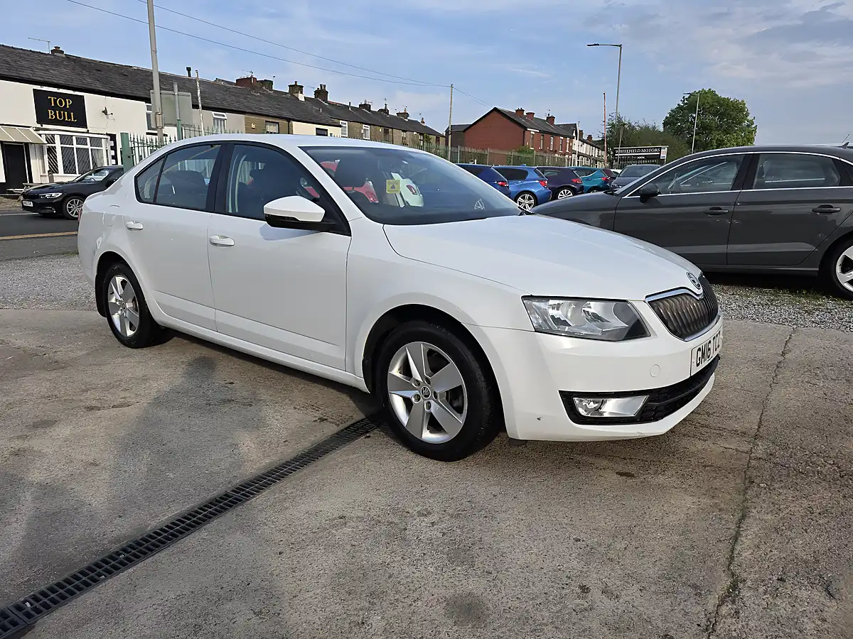 Used 2016 Skoda Octavia Se White - Interior and Exterior details 2