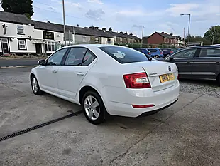 Used 2016 Skoda Octavia Se White - Interior and Exterior details 8