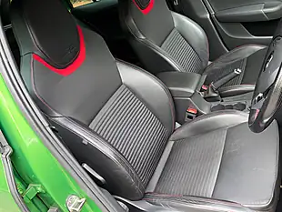 Used 2016 Skoda Octavia VRS Acid Green - Interior and Exterior details 10