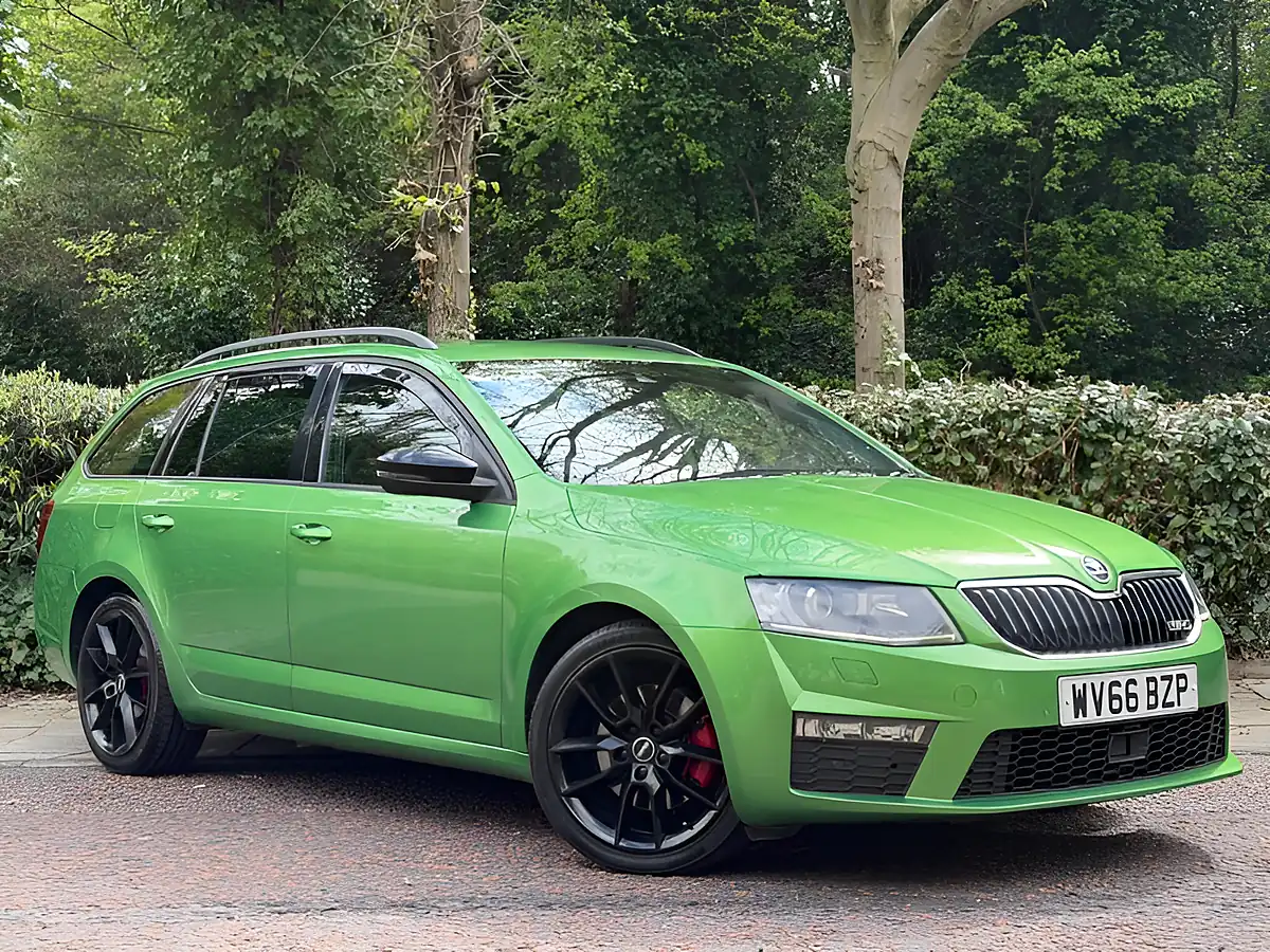 Used 2016 Skoda Octavia VRS Acid Green - Interior and Exterior details 2