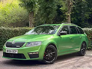 Used 2016 Skoda Octavia VRS Acid Green - Interior and Exterior details 6