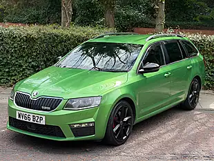 Used 2016 Skoda Octavia VRS Acid Green - Interior and Exterior details 7