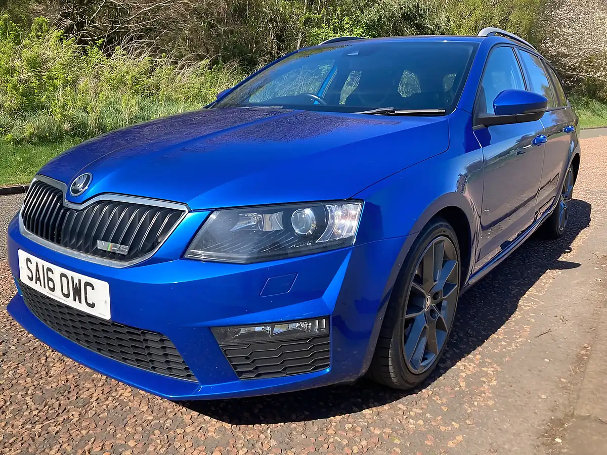 Used 2016 Skoda Octavia VRS Blue - Interior and Exterior details 7