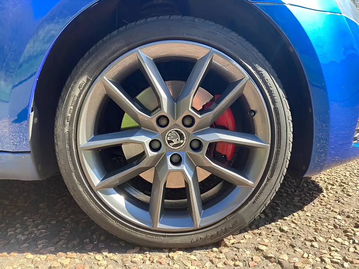 Used 2016 Skoda Octavia VRS Blue - Interior and Exterior details 9