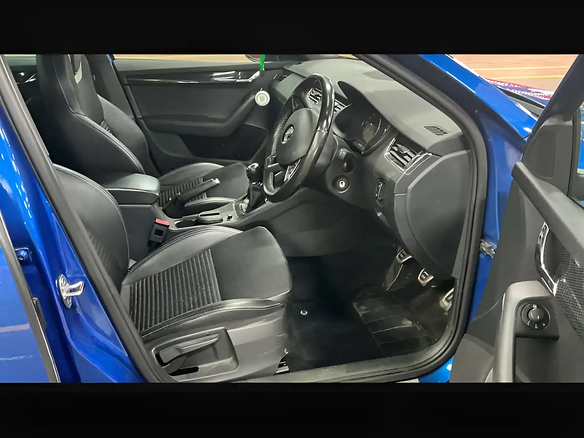 Used 2016 Skoda Octavia VRS Blue - Interior and Exterior details 11