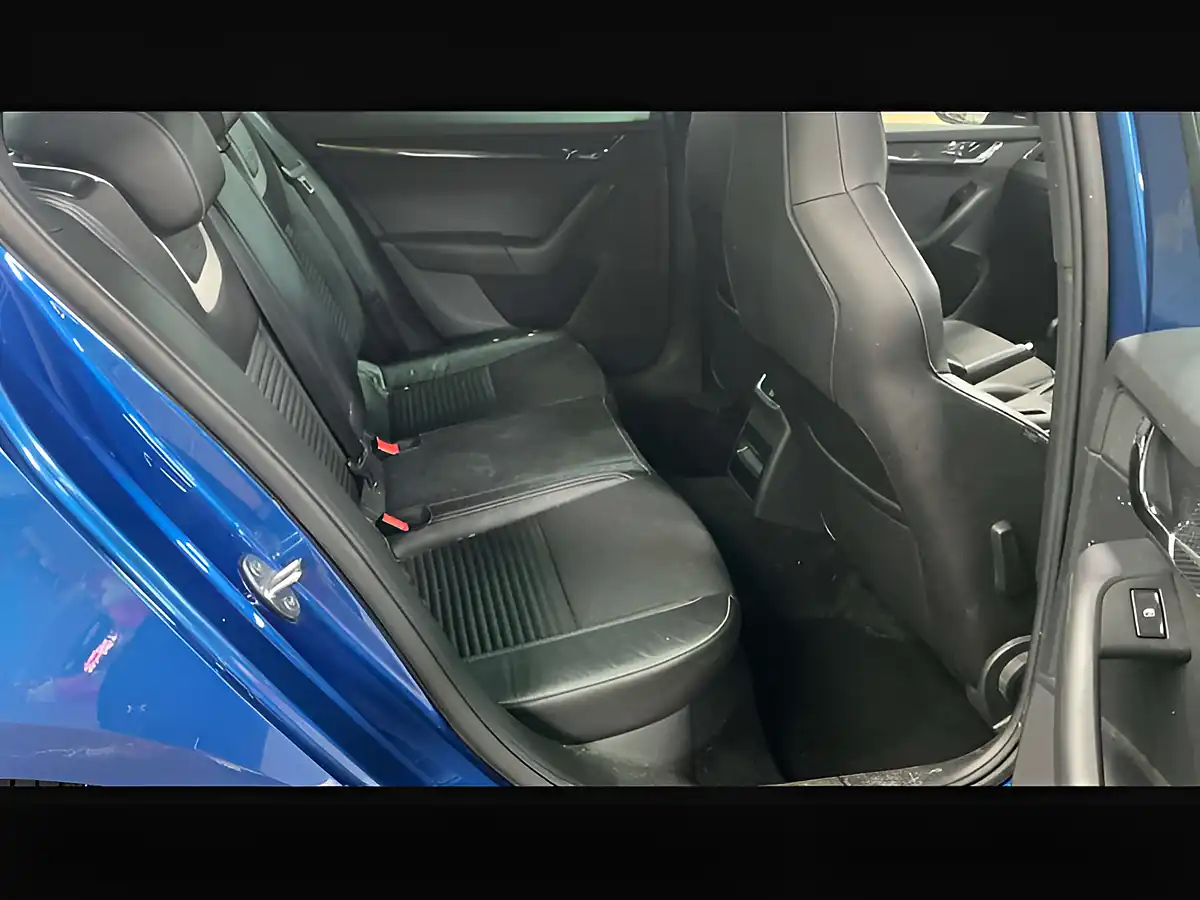 Used 2016 Skoda Octavia VRS Blue - Interior and Exterior details 13