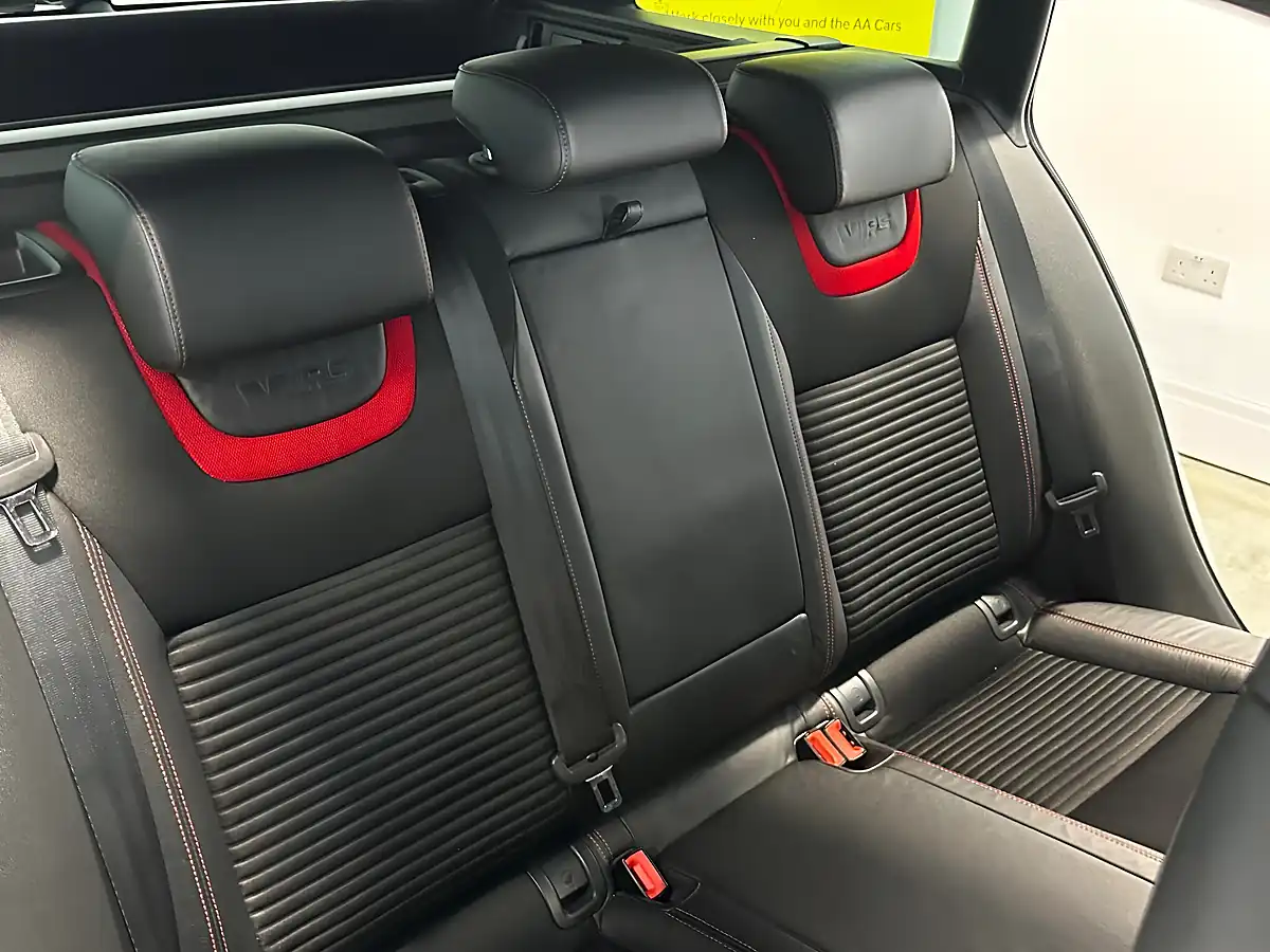 Used 2016 Skoda Octavia VRS Candy White - Interior and Exterior details 13