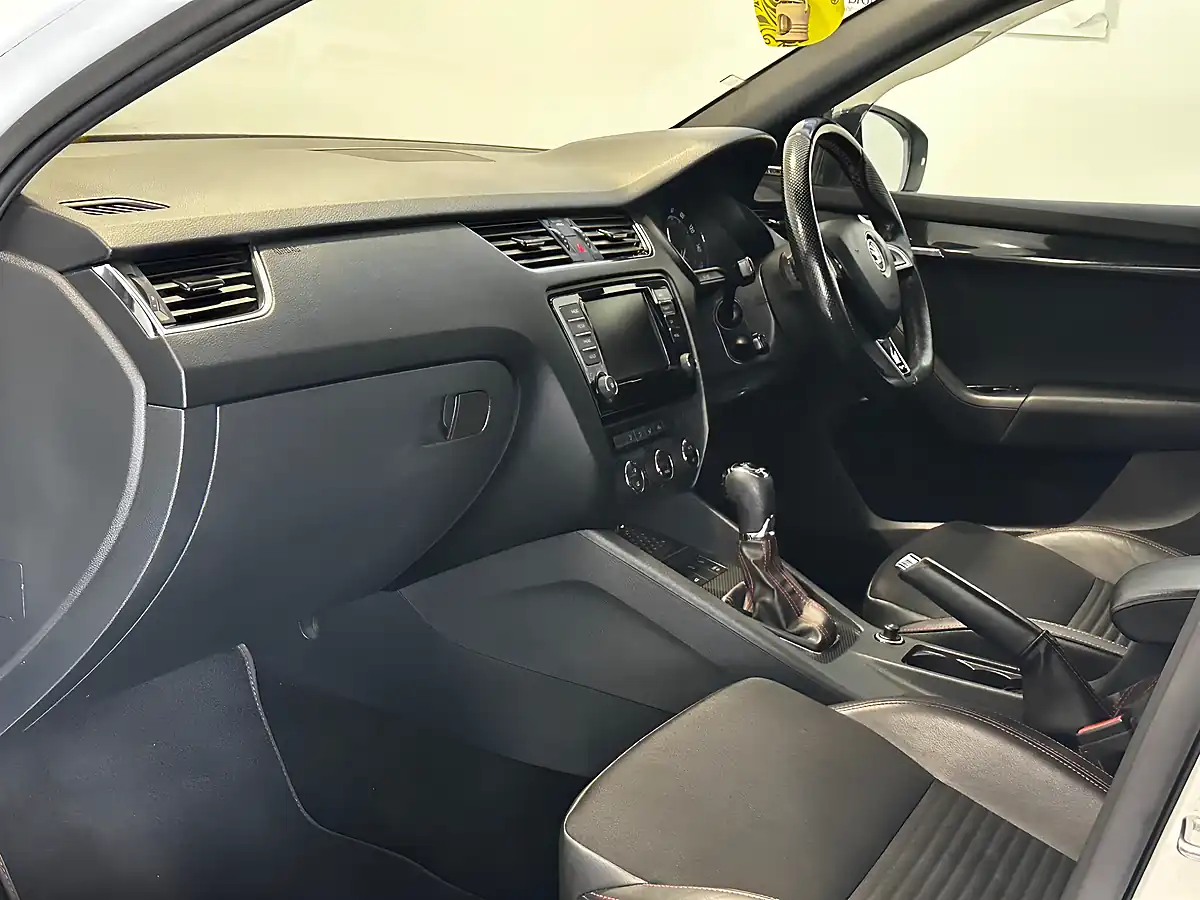Used 2016 Skoda Octavia VRS Candy White - Interior and Exterior details 14