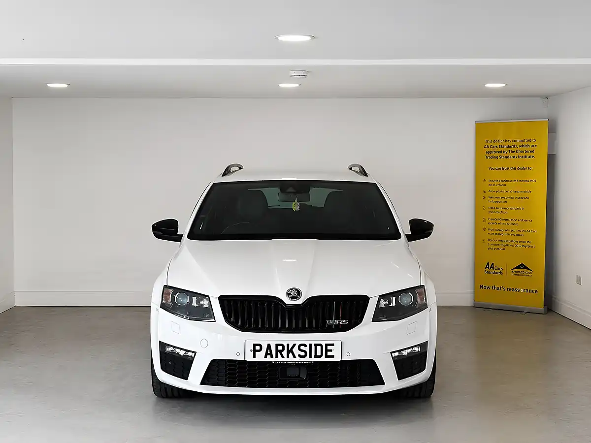 Used 2016 Skoda Octavia VRS Candy White - Interior and Exterior details 4