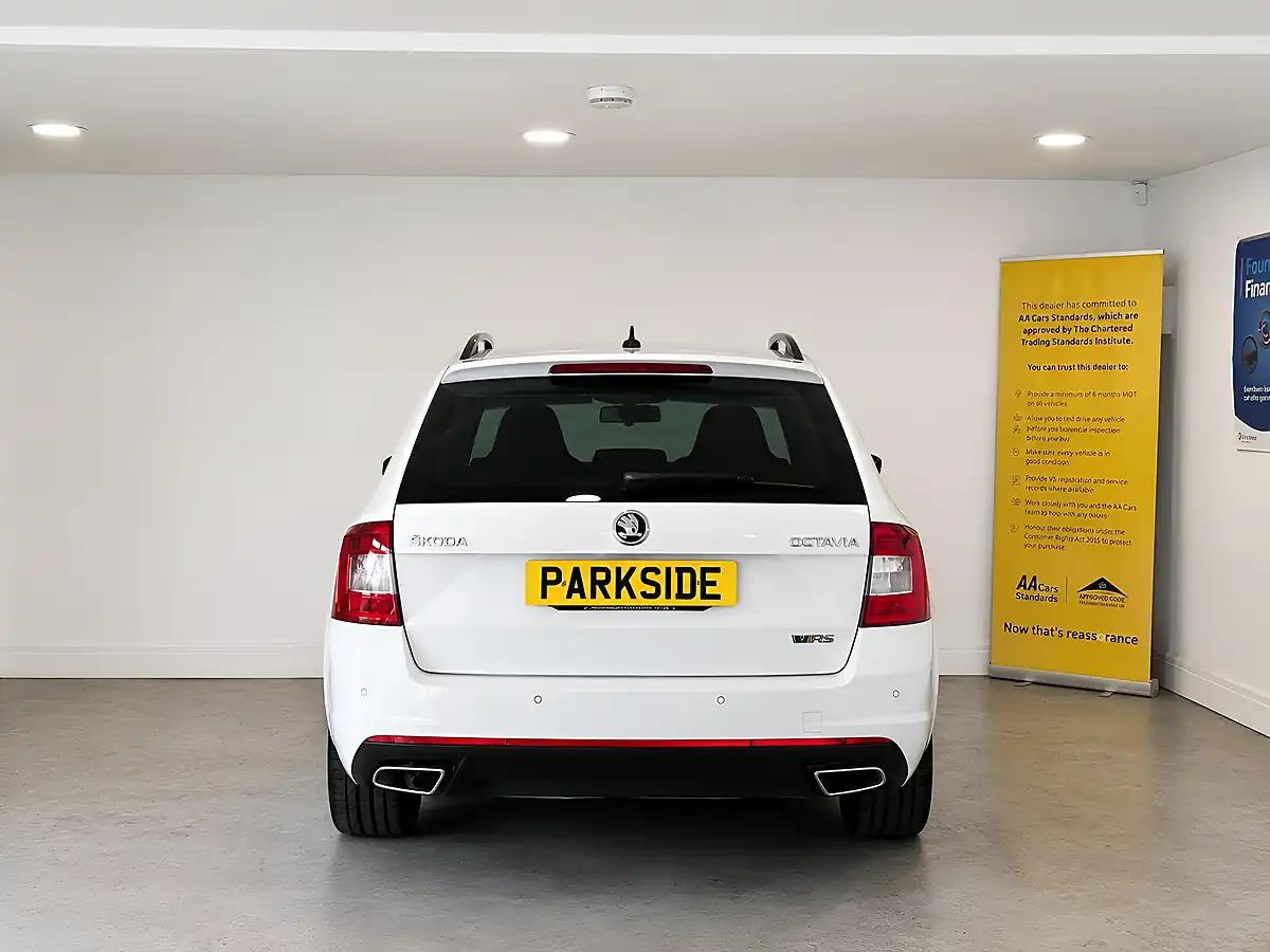 Used 2016 Skoda Octavia VRS Candy White - Interior and Exterior details 5