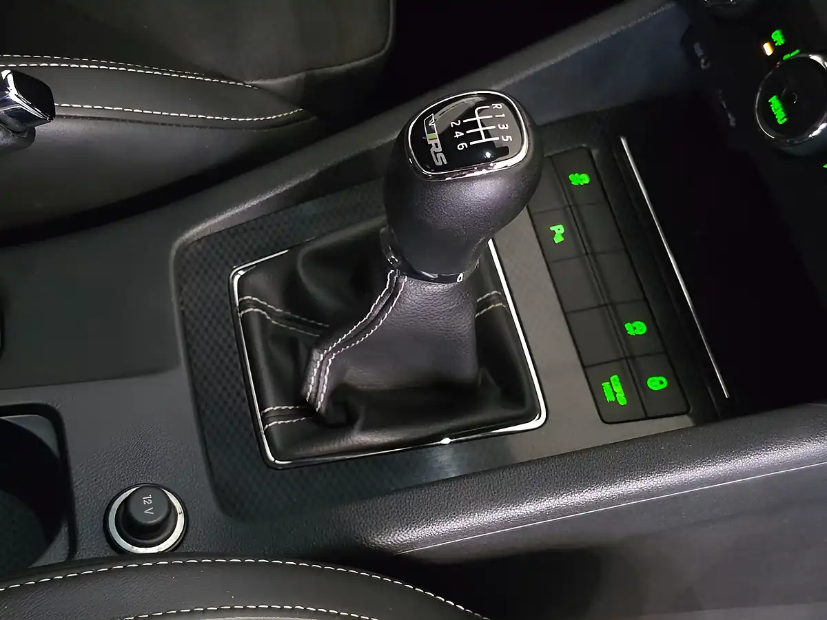 Used 2016 Skoda Octavia VRS Grey - Interior and Exterior details 12