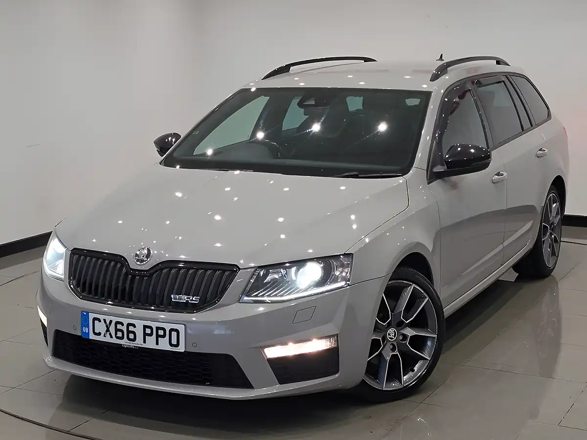 Used 2016 Skoda Octavia VRS Grey - Interior and Exterior details 4