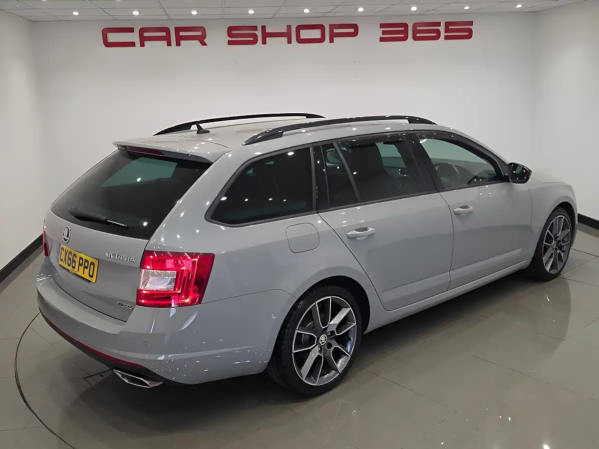 Used 2016 Skoda Octavia VRS Grey - Interior and Exterior details 7