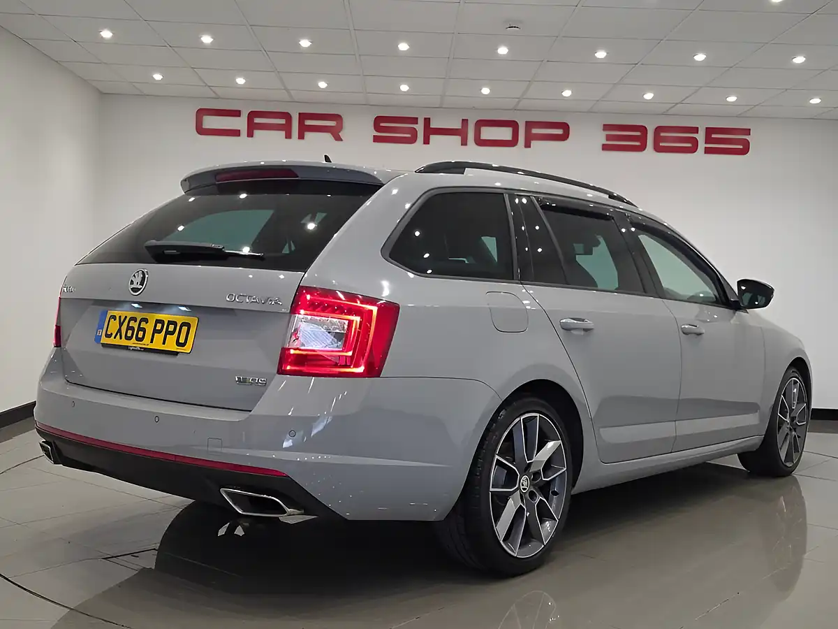 Used 2016 Skoda Octavia VRS Grey - Interior and Exterior details 8