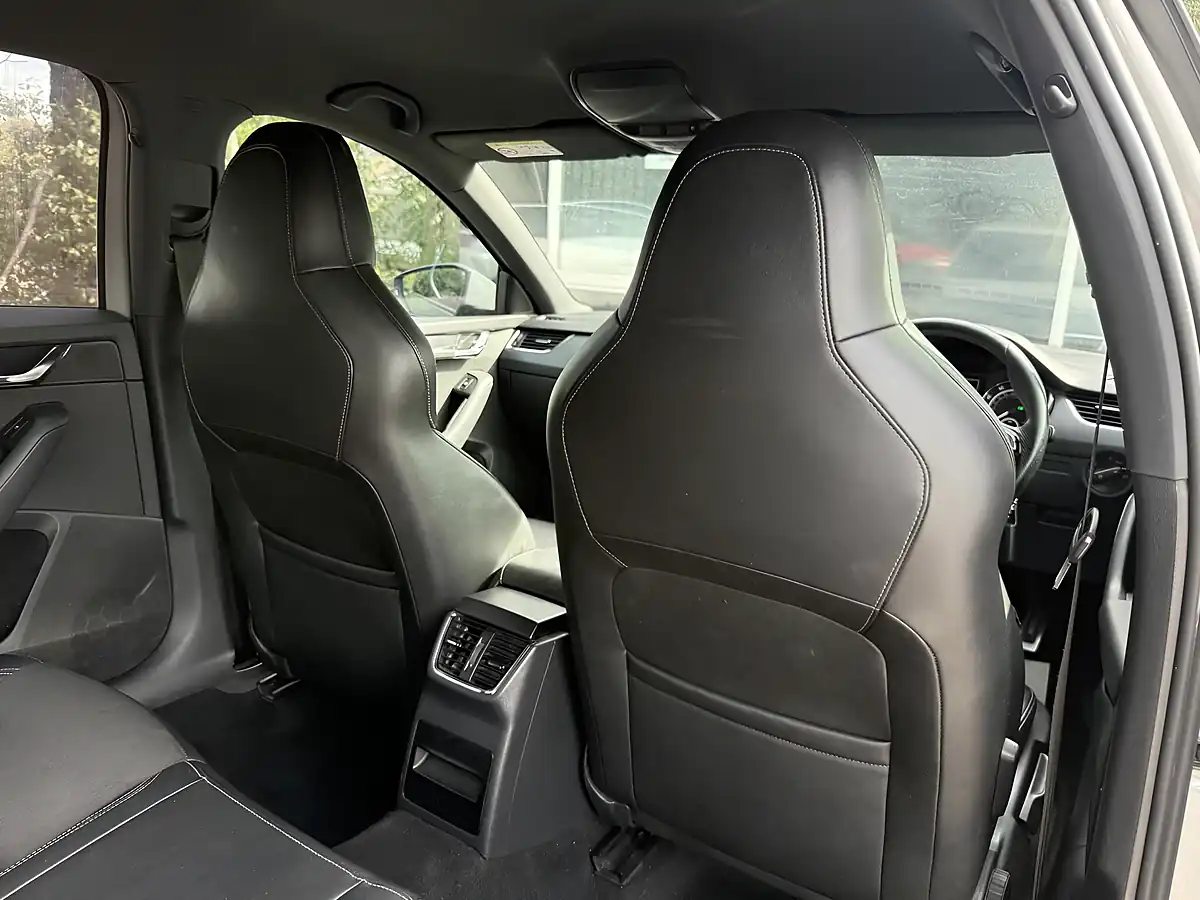 Used 2016 Skoda Octavia VRS Grey - Interior and Exterior details 19