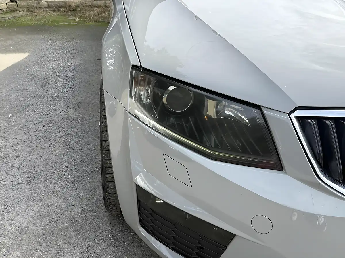 Used 2016 Skoda Octavia VRS Grey - Interior and Exterior details 6