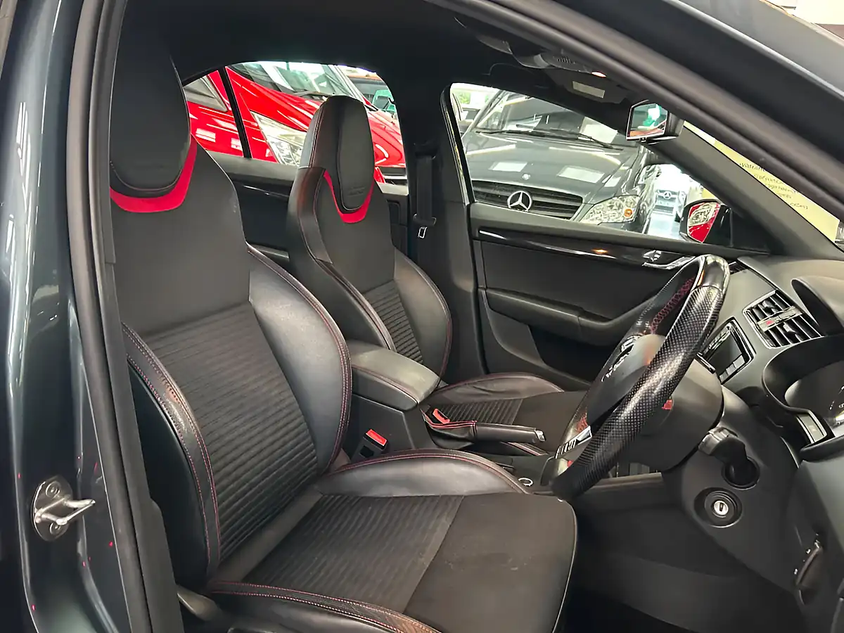 Used 2016 Skoda Octavia VRS Grey - Interior and Exterior details 15
