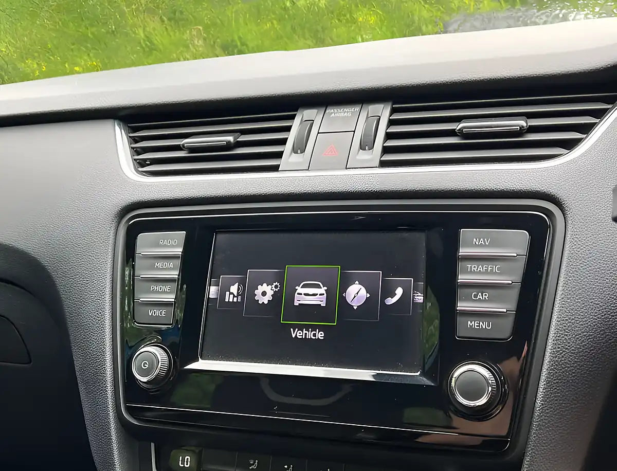 Used 2016 Skoda Octavia VRS Race Blue - Interior and Exterior details 15
